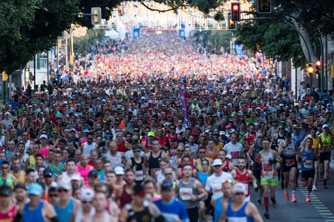 Le Marathon de Malaga 2024 a couronné Vincent Kipkorir Kigen et Desta Gebre Aynalem, lors d’une édition record comptant 16 000 participants.